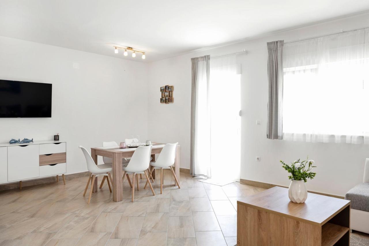 Aaa Anic Amazing Apartments Deluxe Split Exteriör bild