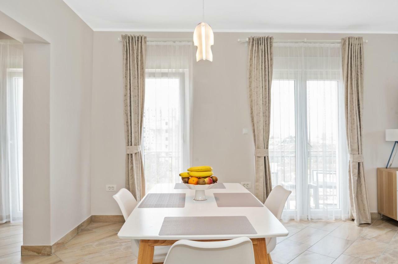 Aaa Anic Amazing Apartments Deluxe Split Exteriör bild