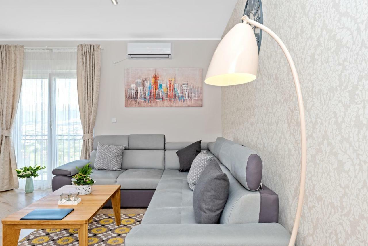 Aaa Anic Amazing Apartments Deluxe Split Exteriör bild