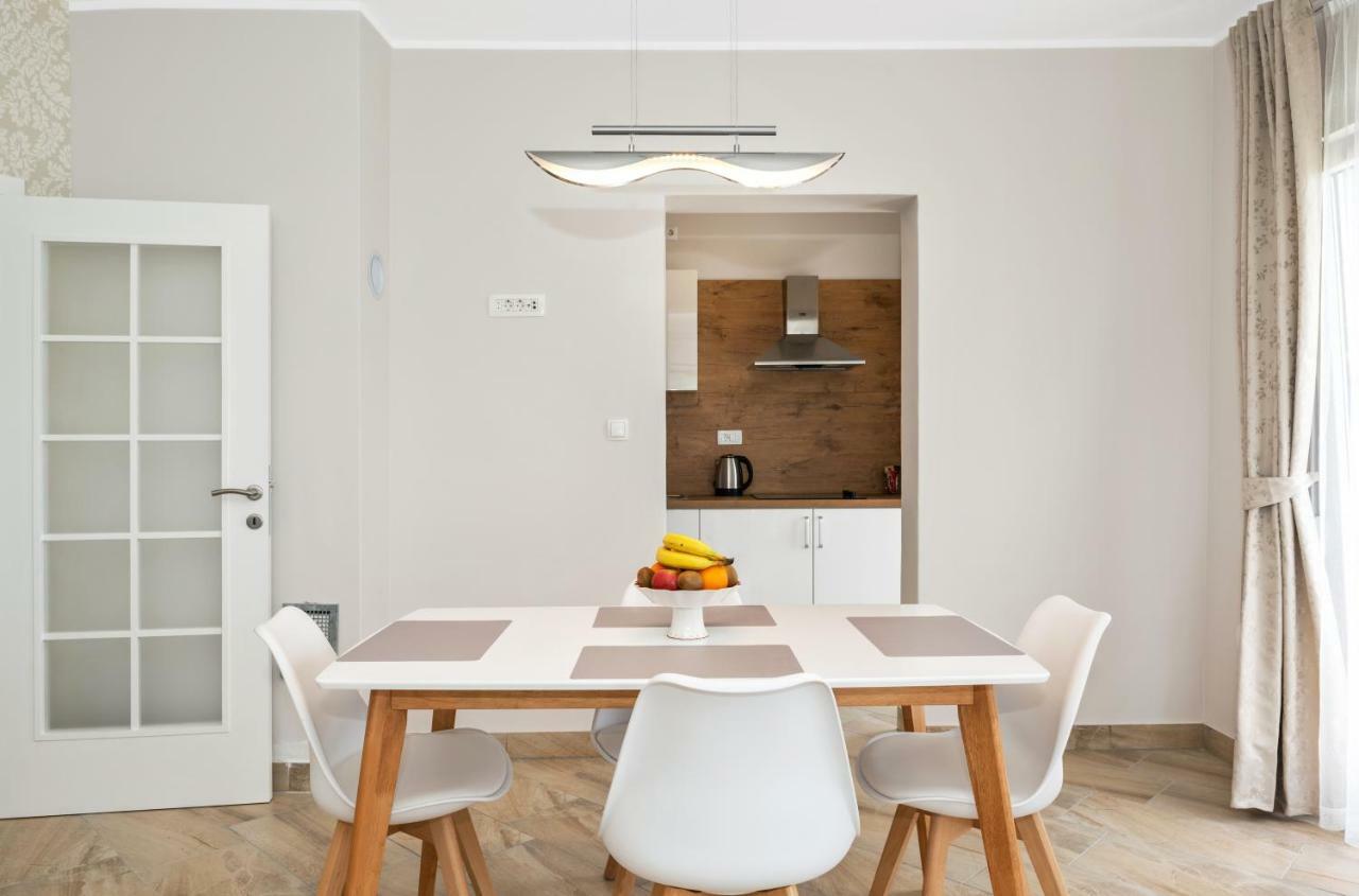 Aaa Anic Amazing Apartments Deluxe Split Exteriör bild