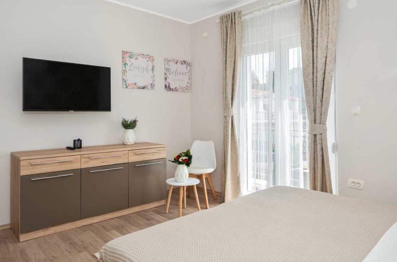 Aaa Anic Amazing Apartments Deluxe Split Exteriör bild